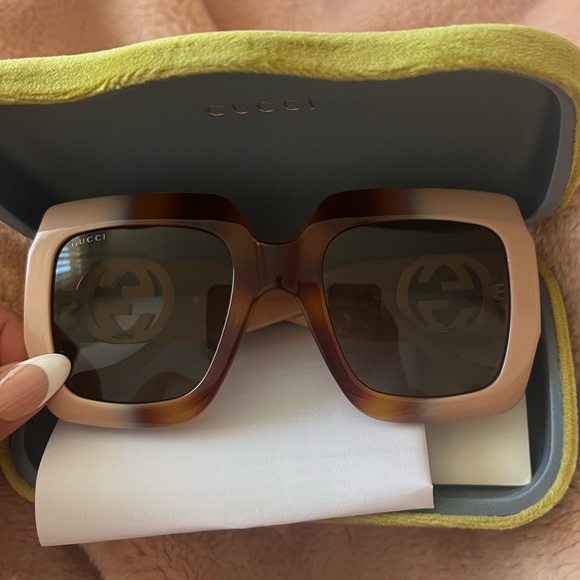 Women Gucci Glasses - Picture 3 of 8